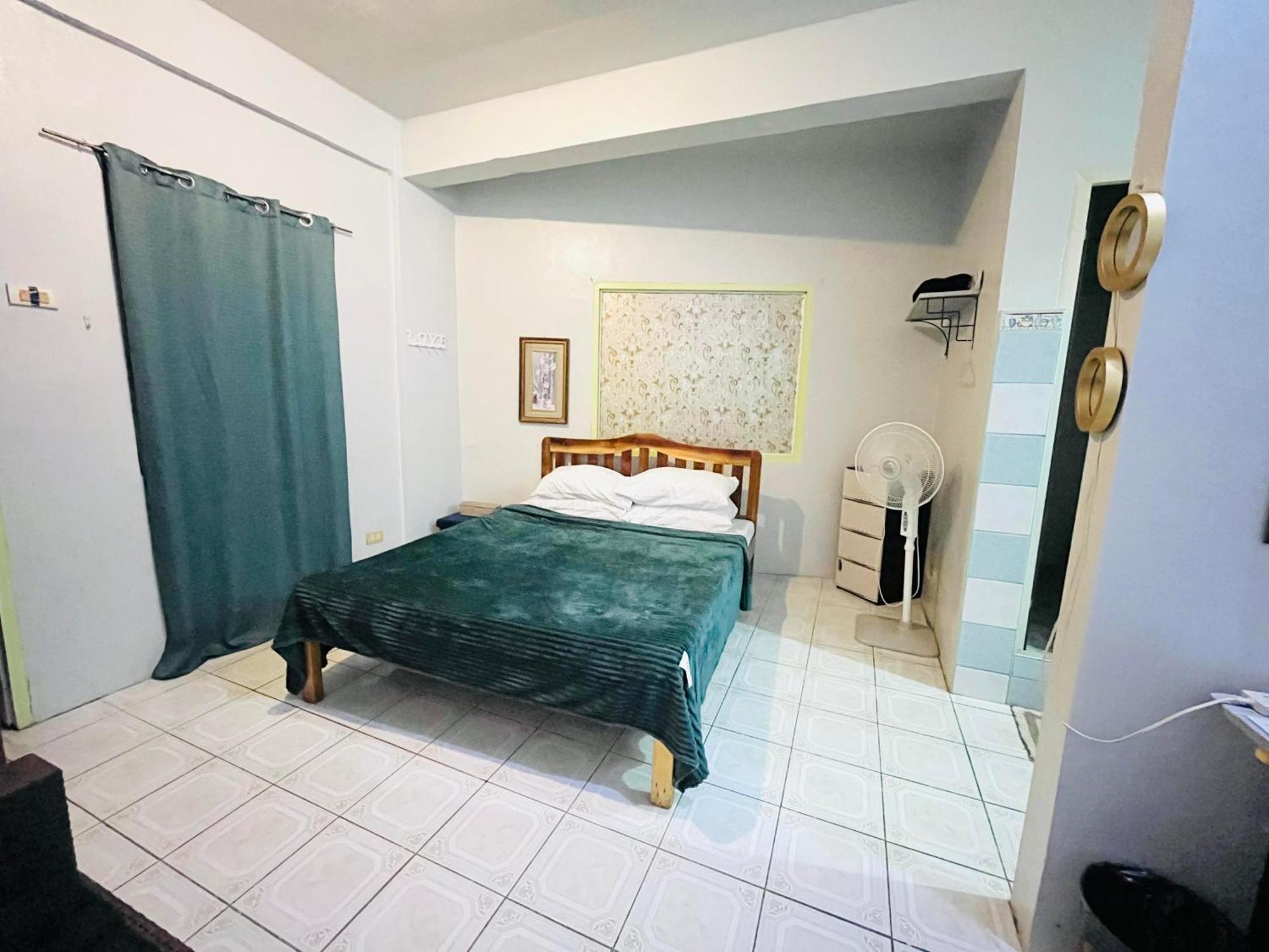 The Studio Byhome Puerto Princesa Buitenkant foto